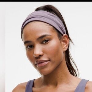 LULULEMON FRINGE FIGHTER REVERSABLE HEADBAND NWT.